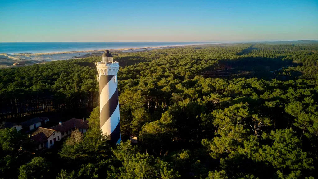 Vista con dron del Faro de Contis